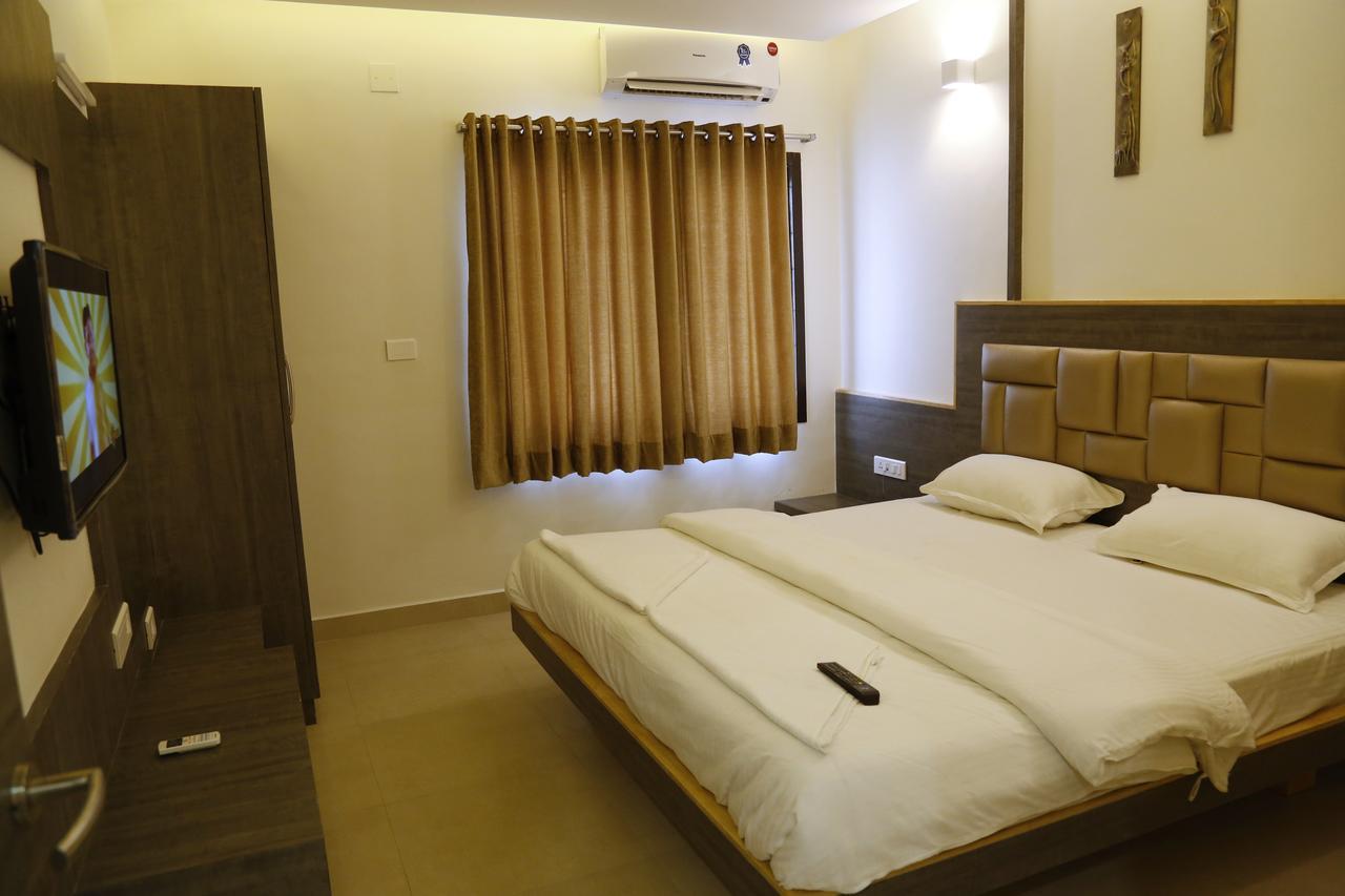Hotel Sivaranjani إرود المظهر الخارجي الصورة