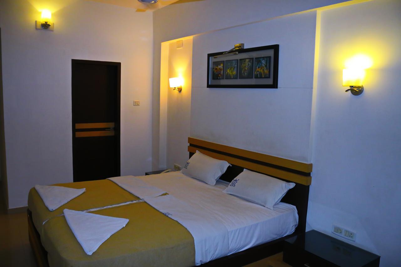 Hotel Sivaranjani إرود المظهر الخارجي الصورة