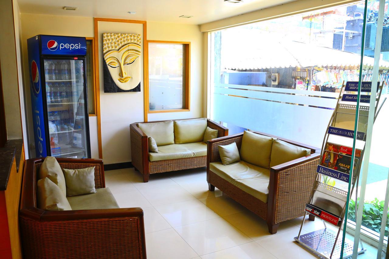 Hotel Sivaranjani إرود المظهر الخارجي الصورة