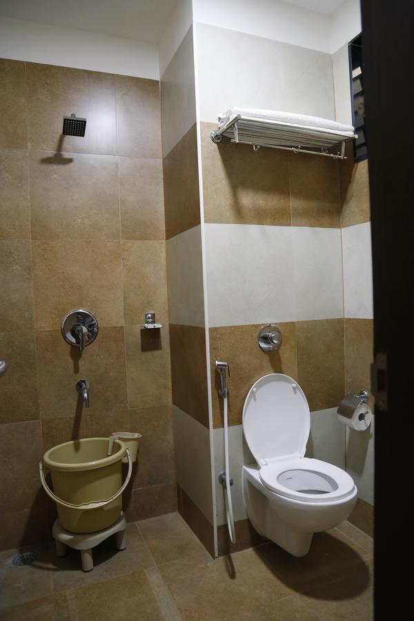 Hotel Sivaranjani إرود المظهر الخارجي الصورة
