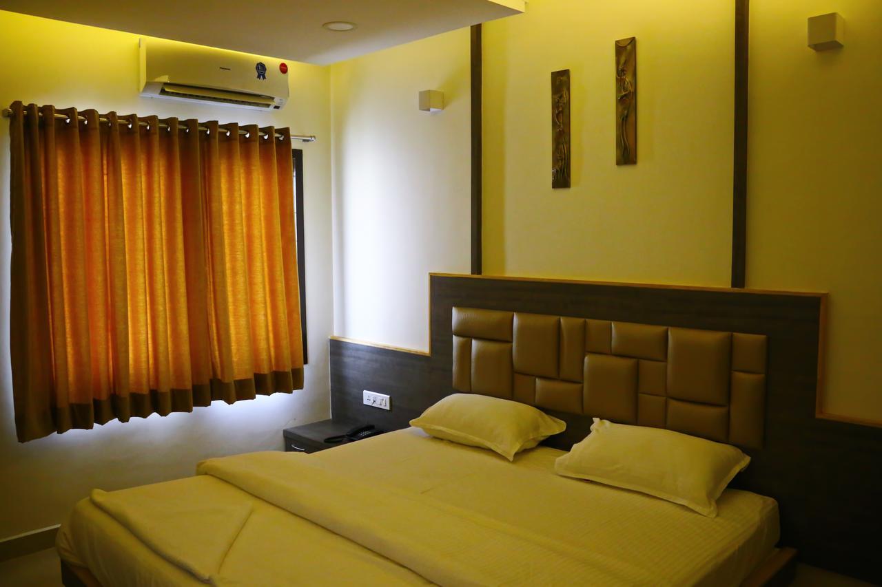 Hotel Sivaranjani إرود المظهر الخارجي الصورة