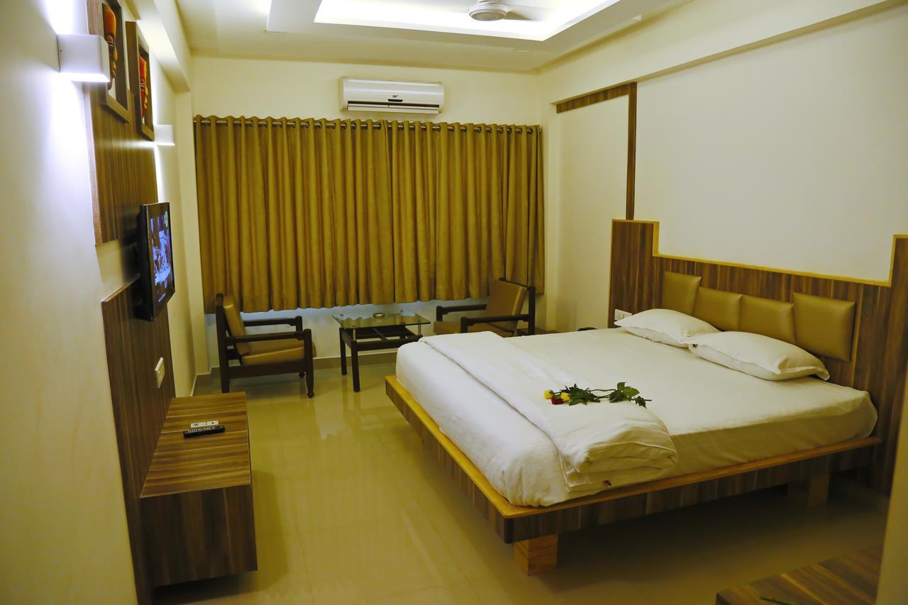 Hotel Sivaranjani إرود المظهر الخارجي الصورة