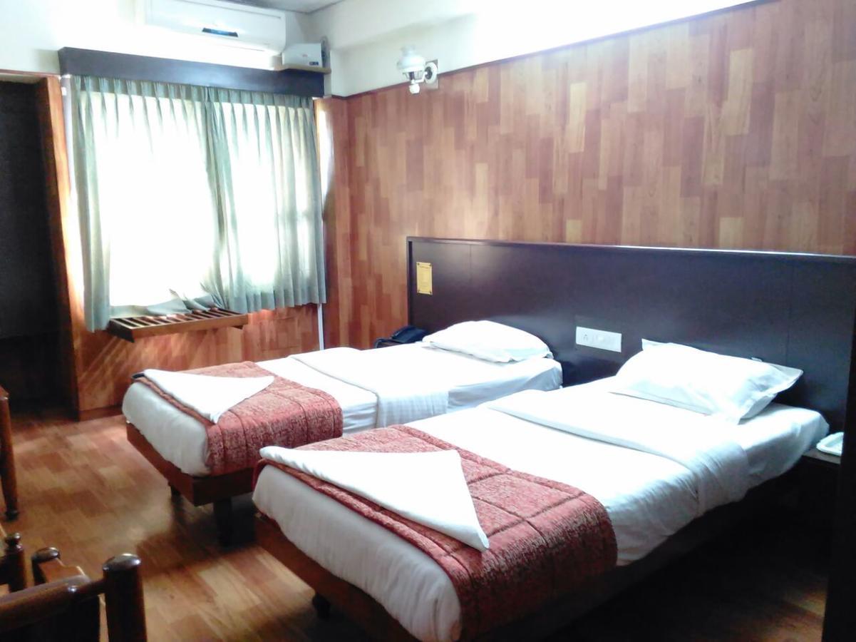 Hotel Sivaranjani إرود المظهر الخارجي الصورة