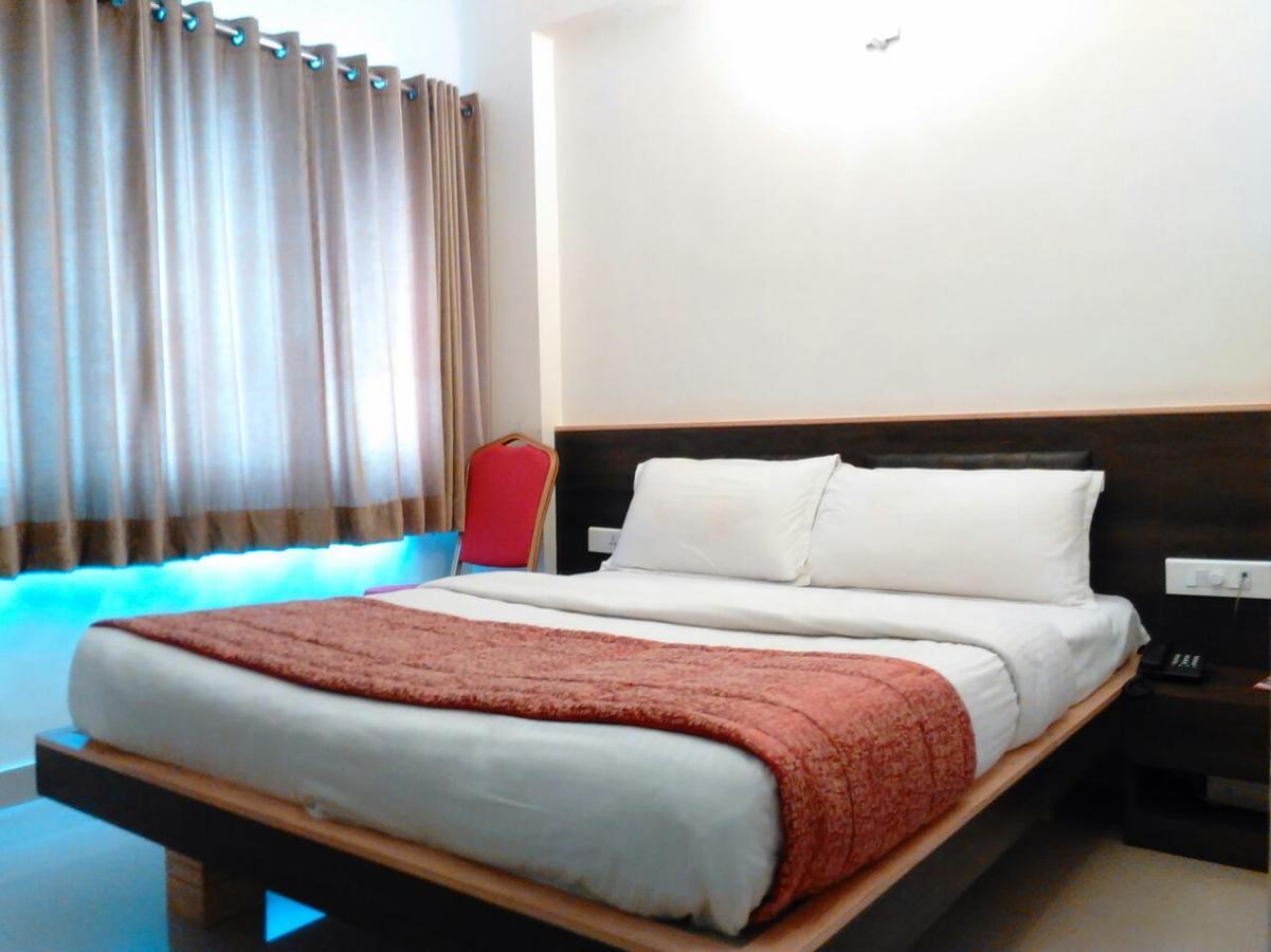 Hotel Sivaranjani إرود المظهر الخارجي الصورة