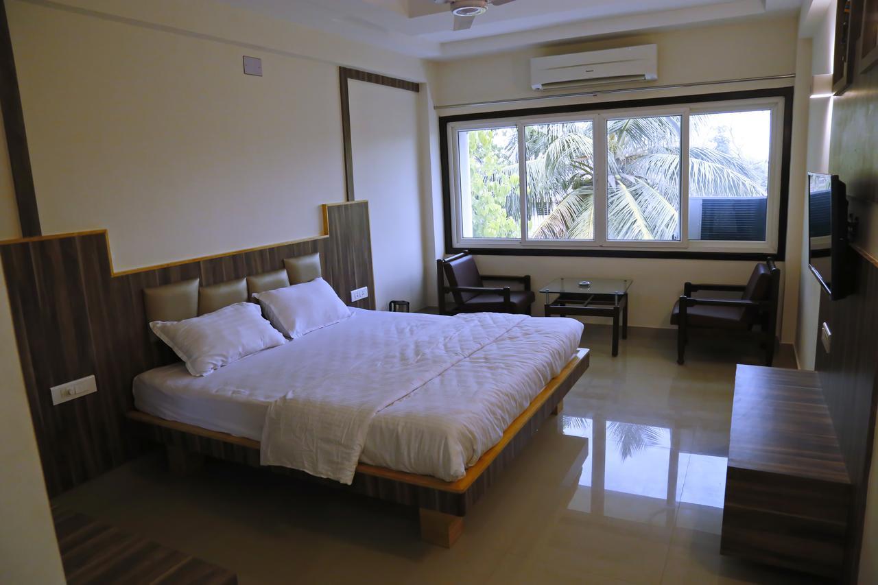 Hotel Sivaranjani إرود المظهر الخارجي الصورة