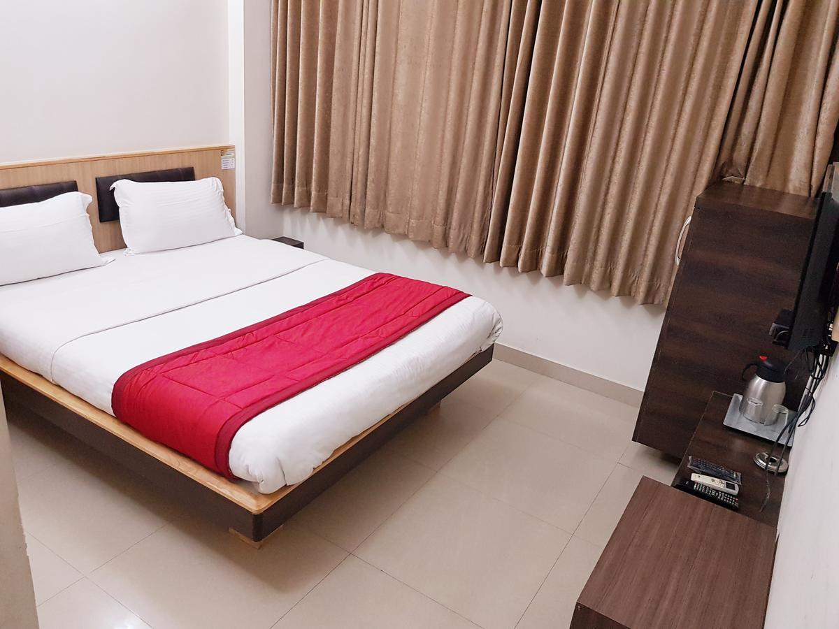 Hotel Sivaranjani إرود المظهر الخارجي الصورة